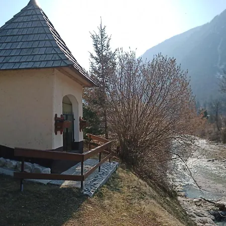 Gorski Biser Rum i privatbostad Mojstrana